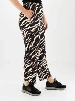 Marc Cain VS 81.15 W55 Pantalons Zwart -Joseph Ribkoff Winkel 100002279 5