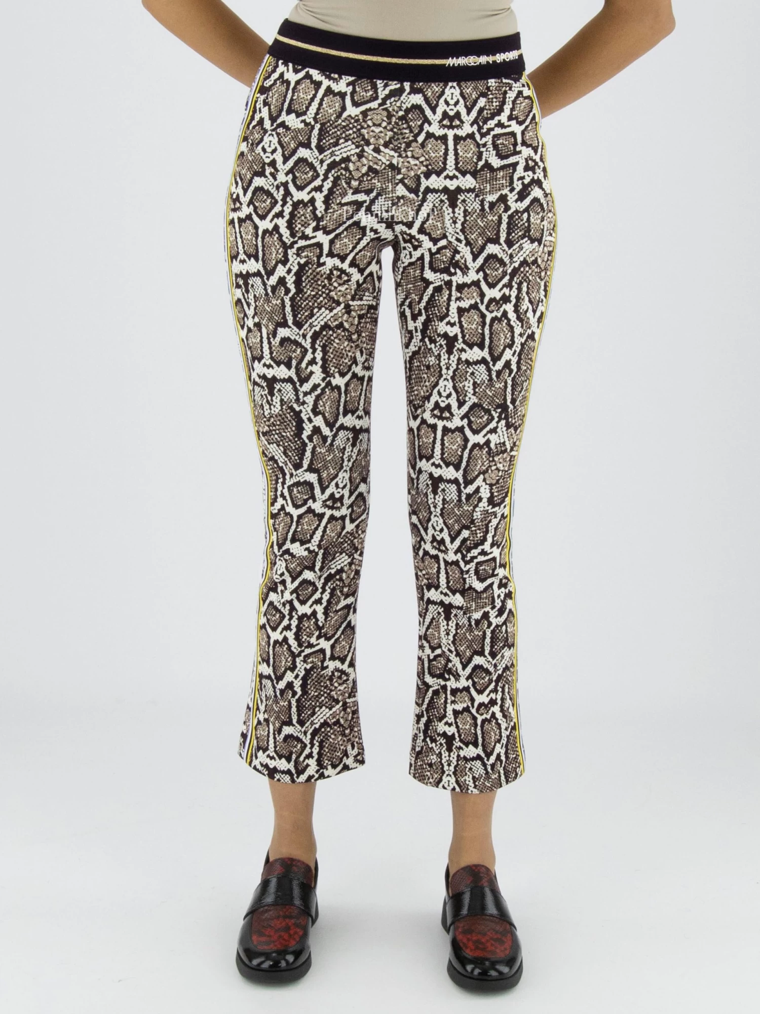 Marc Cain VS 81.28 J34 Pantalons Taupe 4 Marc Cain VS 81.28 J34 Pantalons Taupe - Afbeelding 2