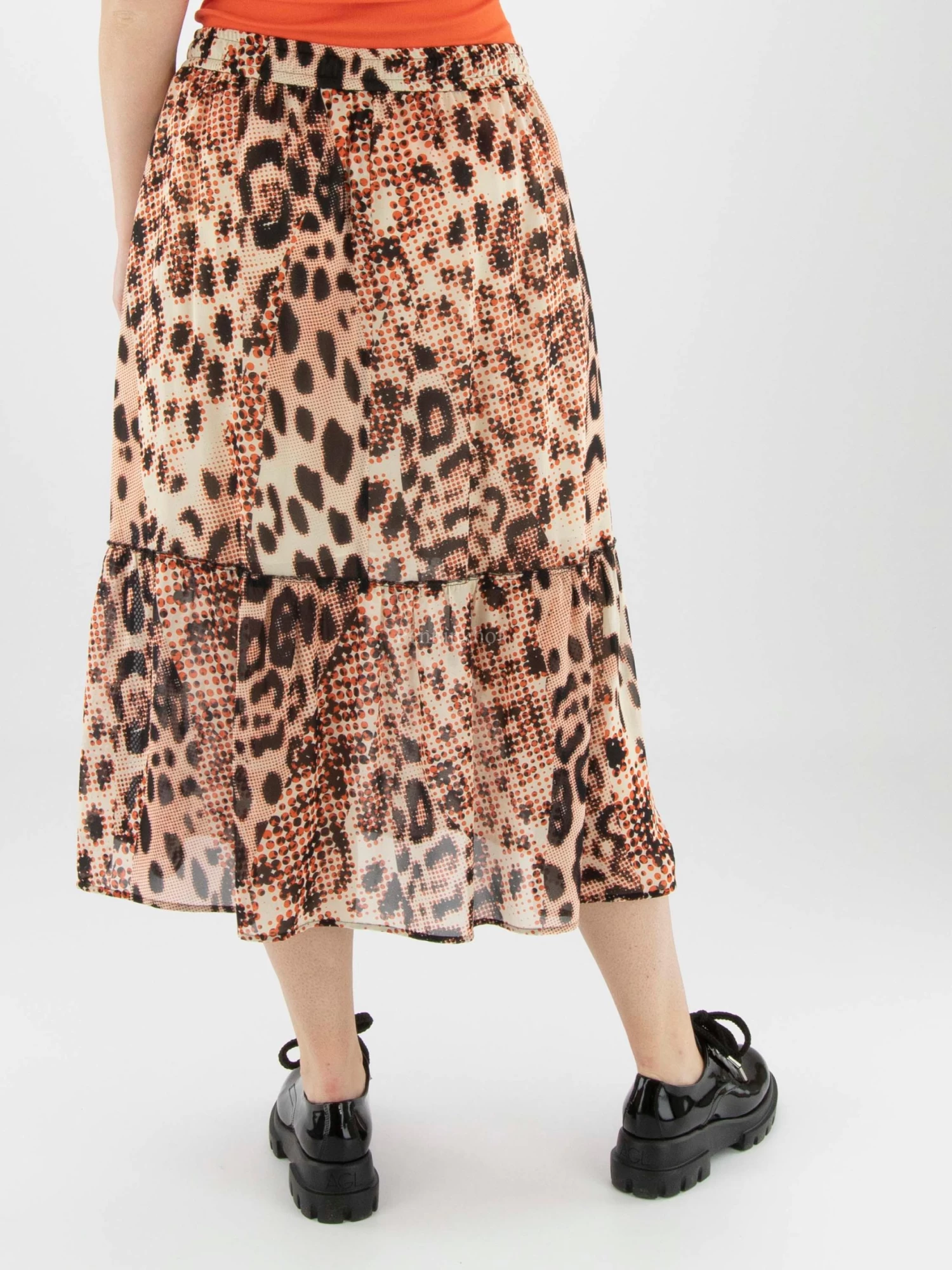 Marc Cain VS 71.05 W02 Rokken Rood 6 Marc Cain VS 71.05 W02 Rokken Rood - Afbeelding 4