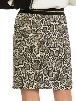 Marc Cain VS 71.30 J34 Rokken Groen -Joseph Ribkoff Winkel 120000854 3