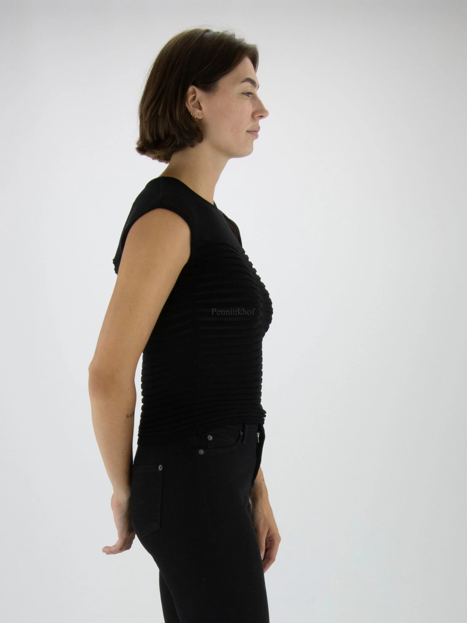 Marc Cain VC 61.02 M19 Tops Zwart 6 Marc Cain VC 61.02 M19 Tops Zwart - Afbeelding 4