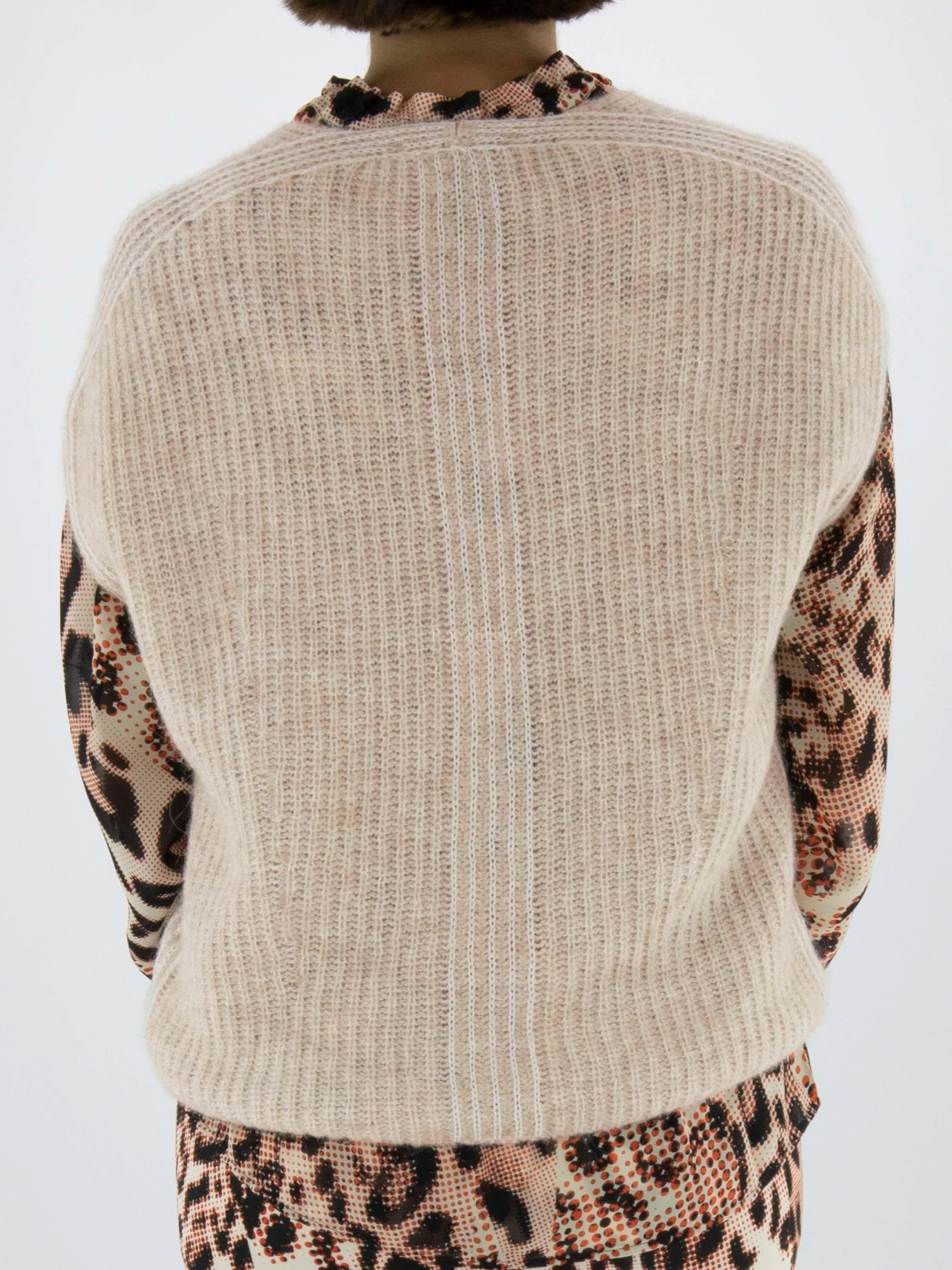 Marc Cain VS 42.01 M18 Tops Beige 11 Marc Cain VS 42.01 M18 Tops Beige - Afbeelding 9