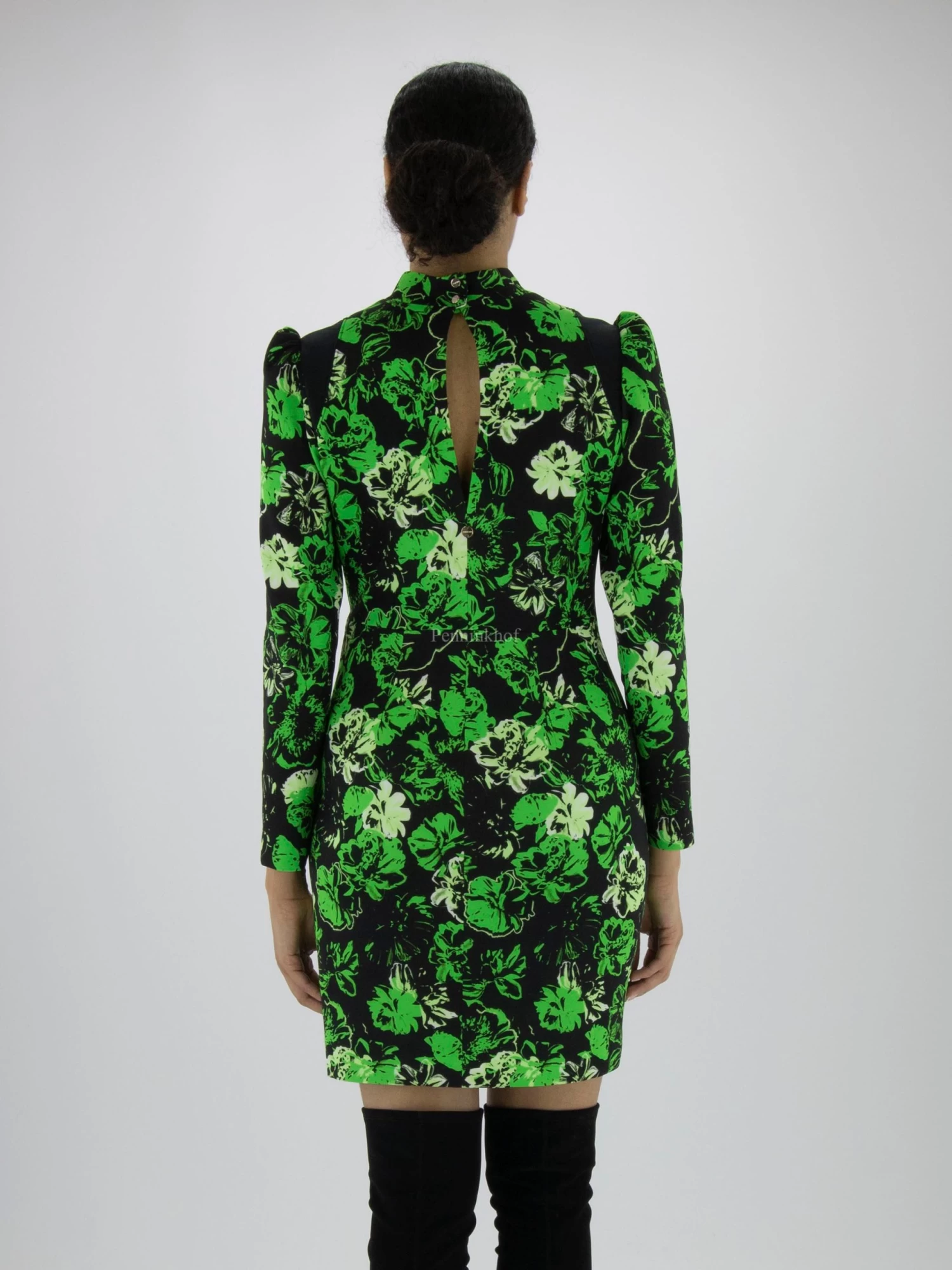 Marc Cain VC 21.17 J09 Jurken Groen 6 Marc Cain VC 21.17 J09 Jurken Groen - Afbeelding 4