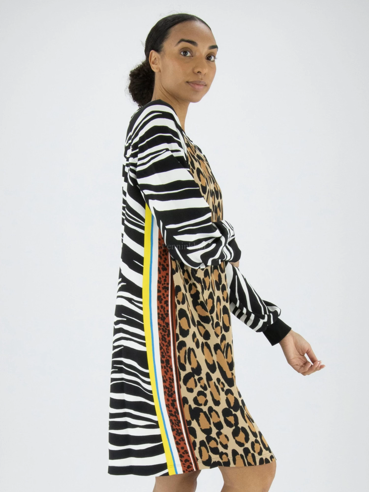 Marc Cain VS 21.10 W04 Jurken Bruin 7 Marc Cain VS 21.10 W04 Jurken Bruin - Afbeelding 5