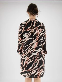 Marc Cain VS 21.03 W38 Jurken Zwart 14 Marc Cain VS 21.03 W38 Jurken Zwart -Joseph Ribkoff Winkel 160100693 4