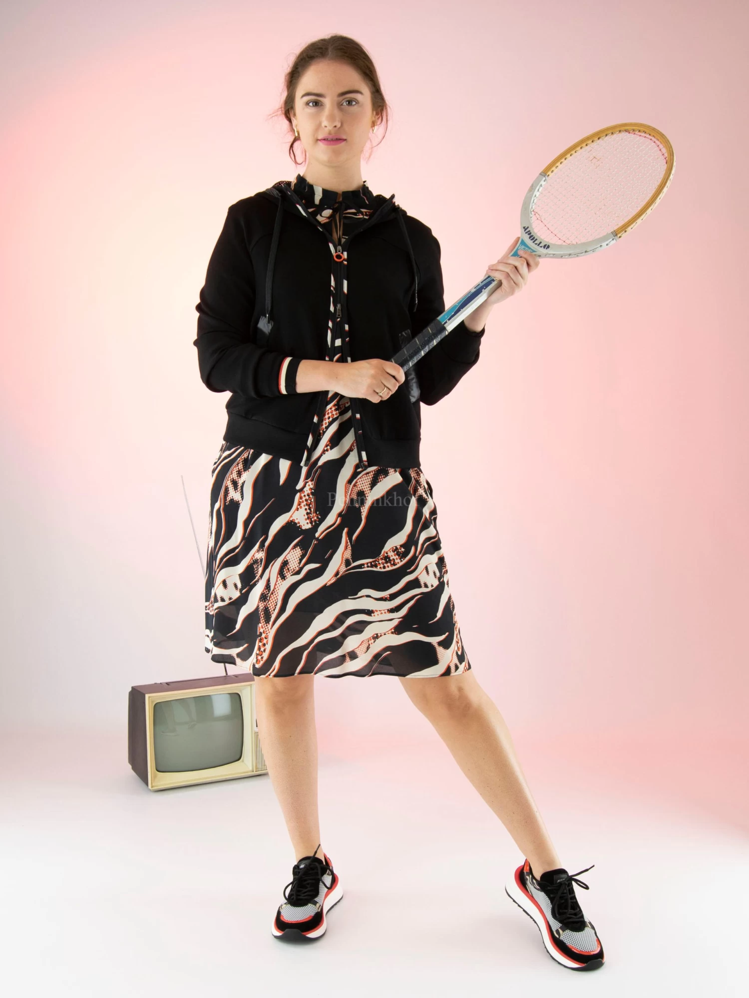 Marc Cain VS 21.03 W38 Jurken Zwart 9 Marc Cain VS 21.03 W38 Jurken Zwart - Afbeelding 7