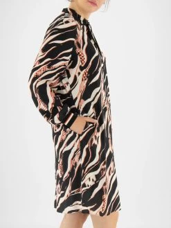 Marc Cain VS 21.03 W38 Jurken Zwart 19 Marc Cain VS 21.03 W38 Jurken Zwart -Joseph Ribkoff Winkel 160100693 9