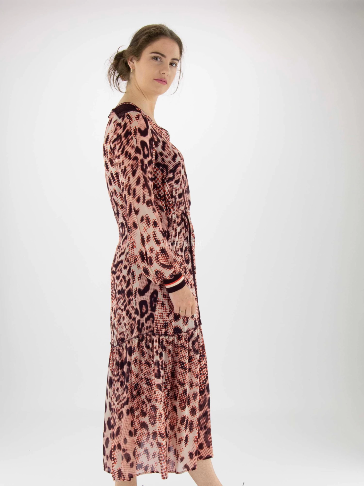 Marc Cain VS 21.04 W02 Jurken Rood 7 Marc Cain VS 21.04 W02 Jurken Rood - Afbeelding 5