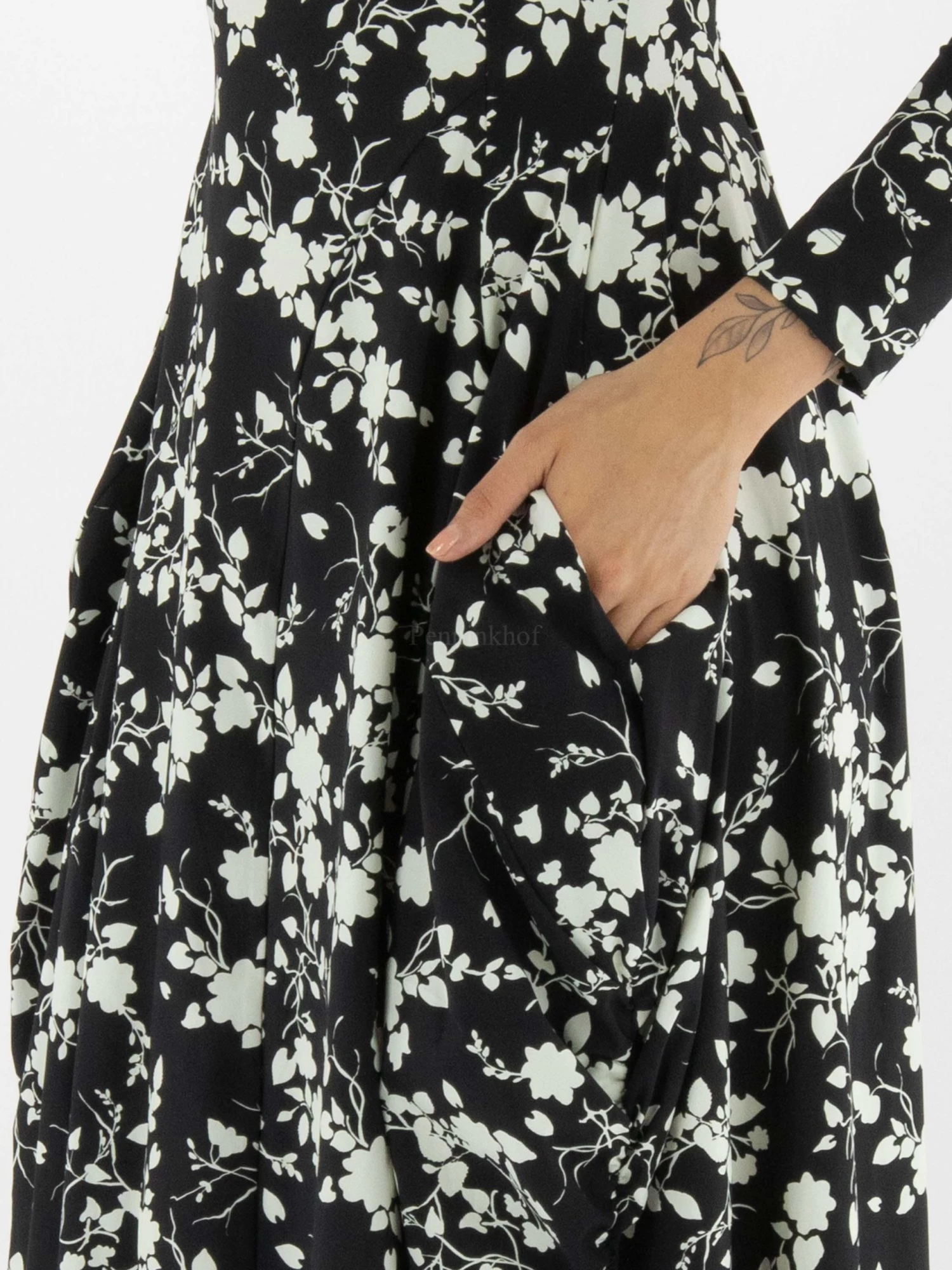 High AT LENGTH S21724 Jurken Zwart 10 High AT LENGTH S21724 Jurken Zwart - Afbeelding 8